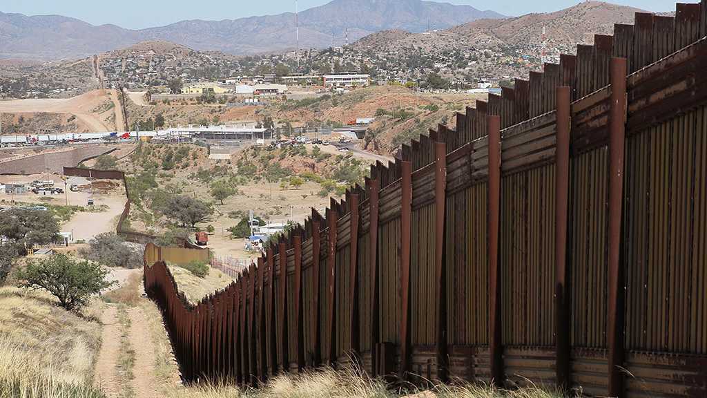 Trump Threatens to Deport 11mn Migrants If He Doesn’t Get Wall
