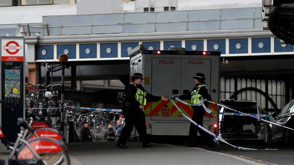 UK Police: Sender of Parcel Bombs Has Not Claimed Responsibility