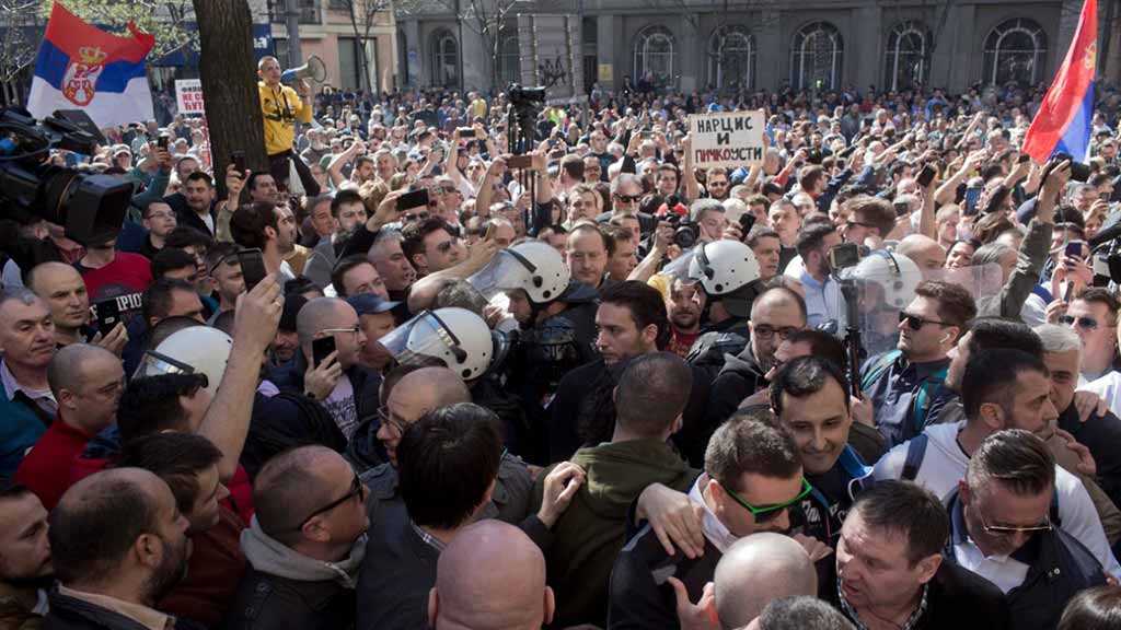 Serbian President Vows to Prevent Violence amid Ongoing Anti-Gov’t Protests