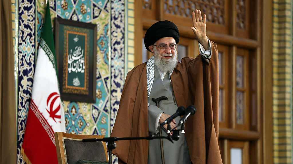Imam Khamenei: Iran Will Defeat Economic War, But It Is Not Enough