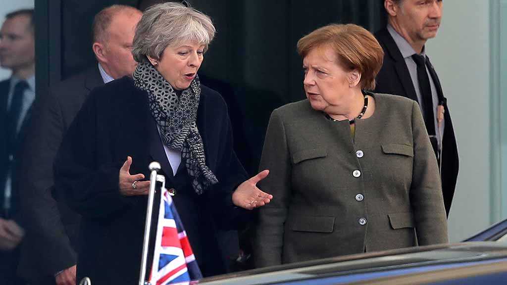 Merkel Favors Giving UK ’Reasonable Amount of Time’ to Resolve Brexit