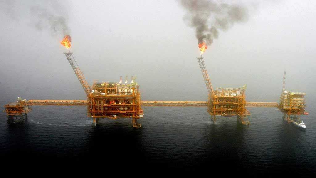 US to Cancel Sanctions Waivers for Iranian Oil Importers