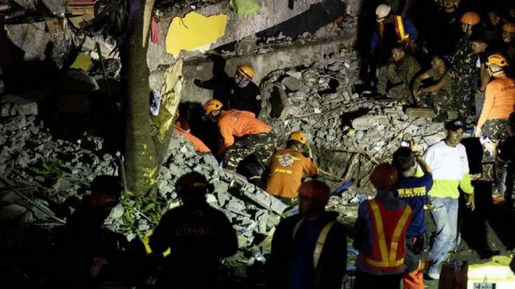 Philippines Earthquake: 16 Killed & 24 Missing As Rescuers Race to Find Survivors