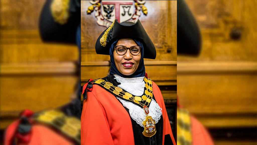 Muslim Woman Chosen Becomes 1st Woman Mayor in UK’s Islington