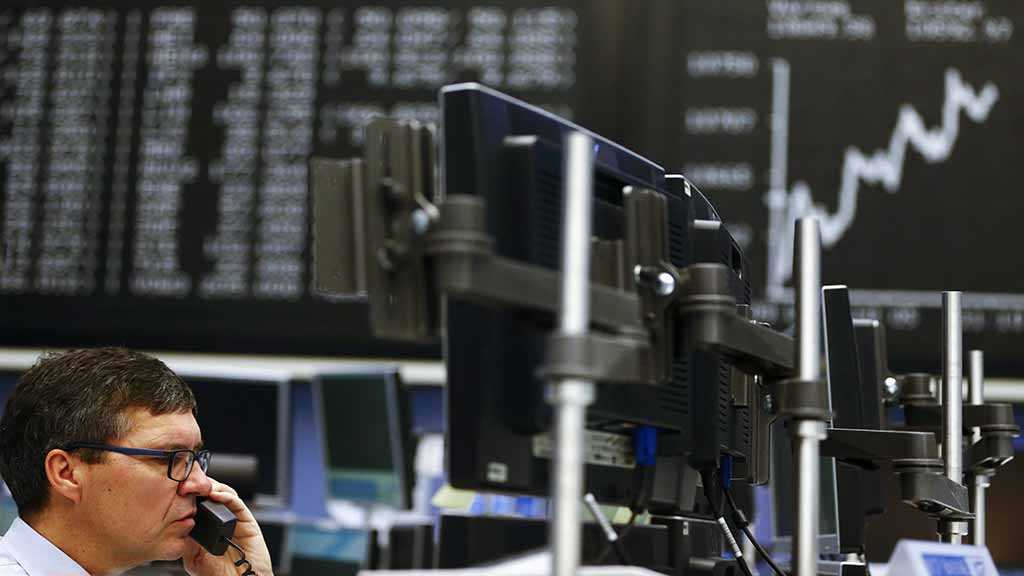 European Stocks Tumble amid PM May Leadership Bid, Brexit, US-China Trade War