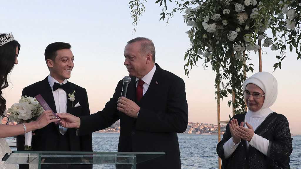 Arsenal Star Ozil Gets Married in Istanbul with President Erdogan as Best Man