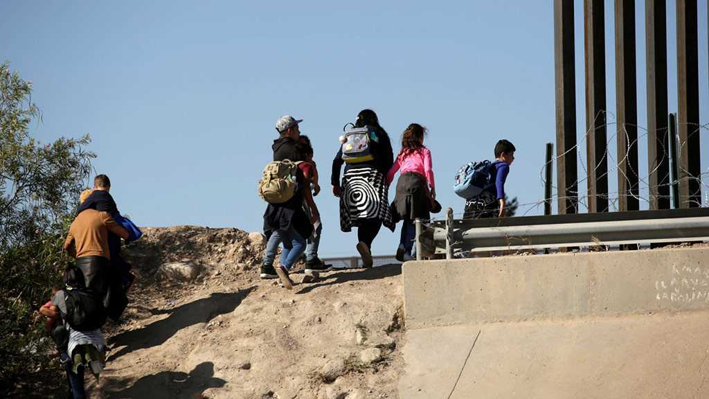 WP: US to Kick Off Migrant Crackdown Sunday