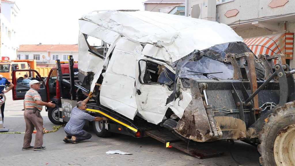 Fifteen Migrants Killed In Southeastern Turkey Bus Crash