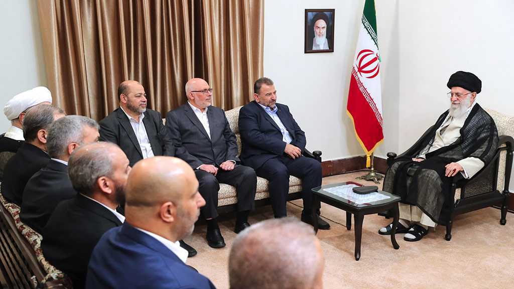 Imam Khamenei: Sayyed Nasrallah’s Performing Prayers at Quds is an Absolutely Achievable Aspiration