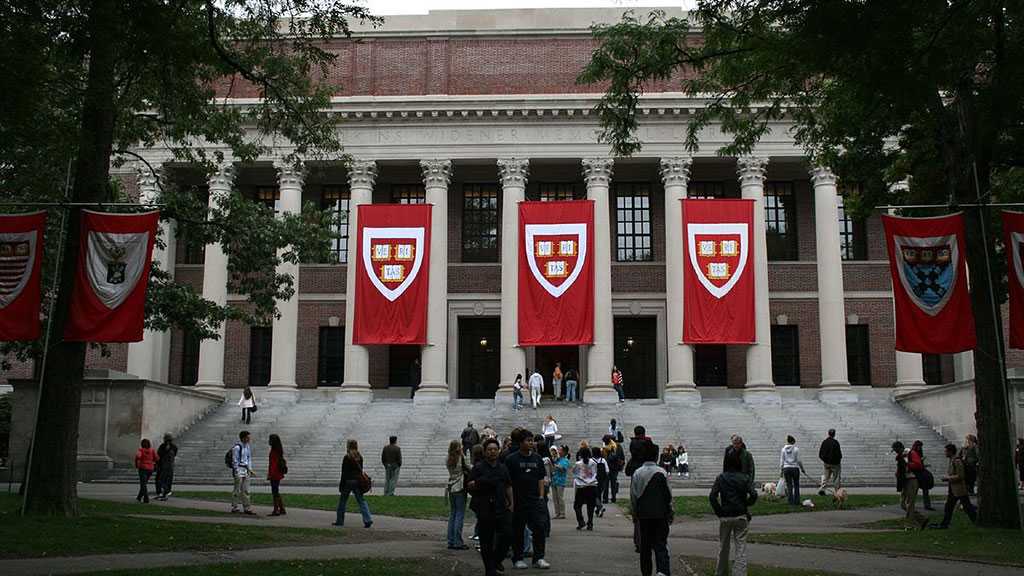 US Deports Palestinian Arriving to Attend Harvard