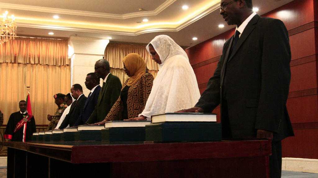 Sudan’s First Cabinet since Bashir Ouster Sworn In