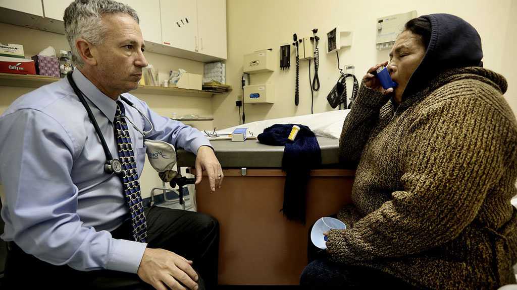 Trump Suspends Entry of Immigrants Who Lack Health Insurance