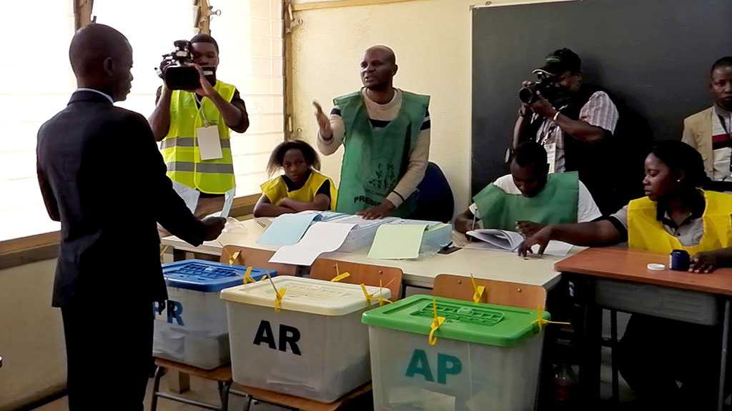 Mozambique Holds Peaceful Election after Violent Campaign