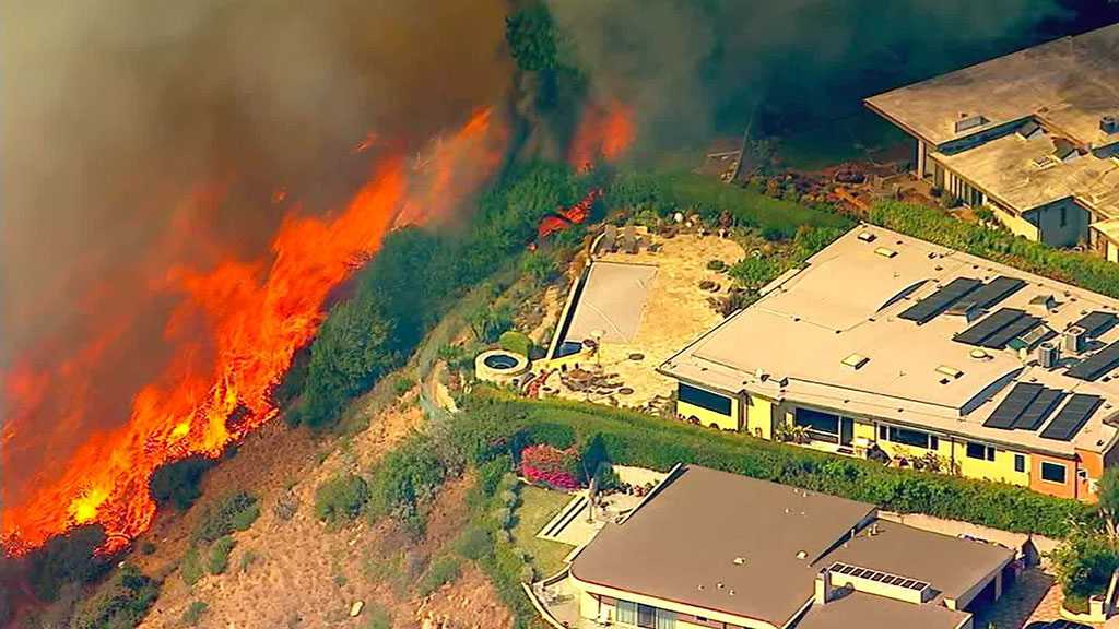 Los Angeles Fires: 40,000 Ordered to Evacuate as Wildfire Spreads North