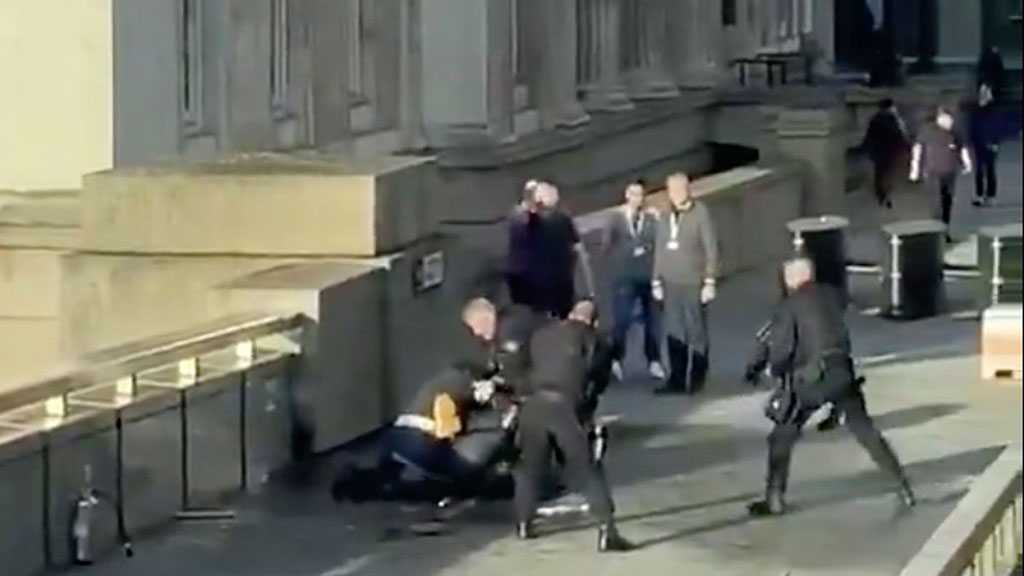 Dutch Police: Knife-Wielding Assailant Injures Several People in The Hague