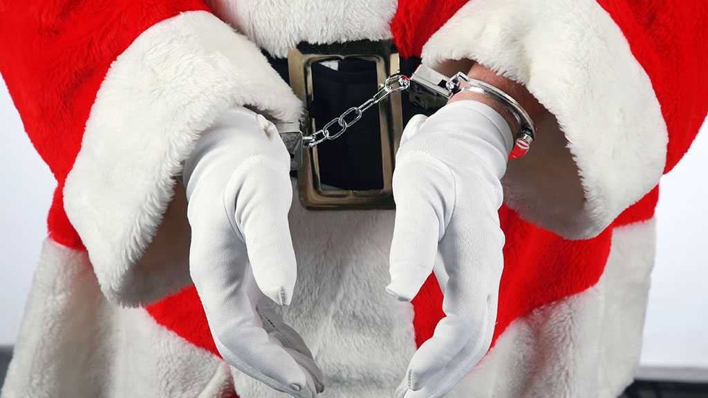 White-Bearded Bank Robber Throws Cash at Passers-By