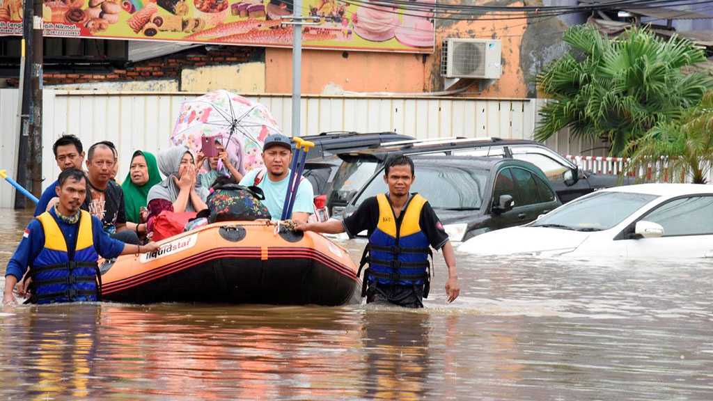 Flood Death Toll Rises in Jakarta, Tens of Thousands Evacuated