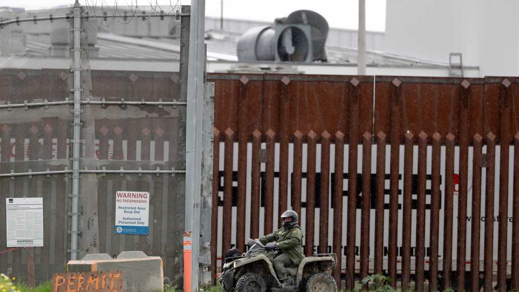US Continues Border Wall Construction despite Covid-19
