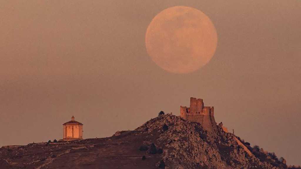 April’s Pink Supermoon Seen Around the World
