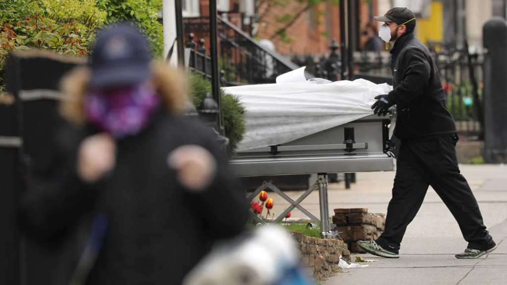 US Reports Lowest Daily Coronavirus Death Toll in Three Weeks