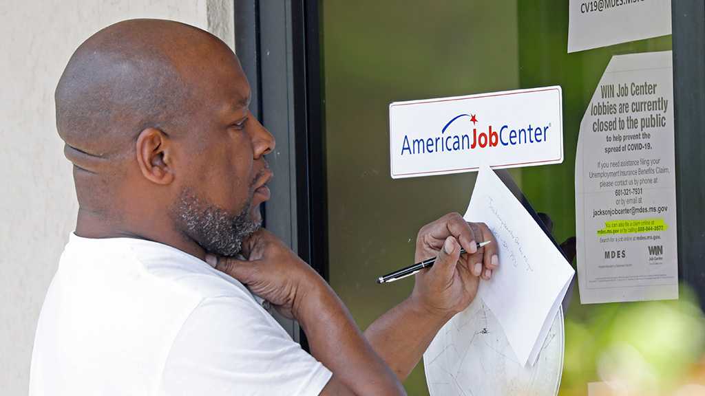 US Jobless Figures Spike at 30 Million, Leaps 4 Million in a Week