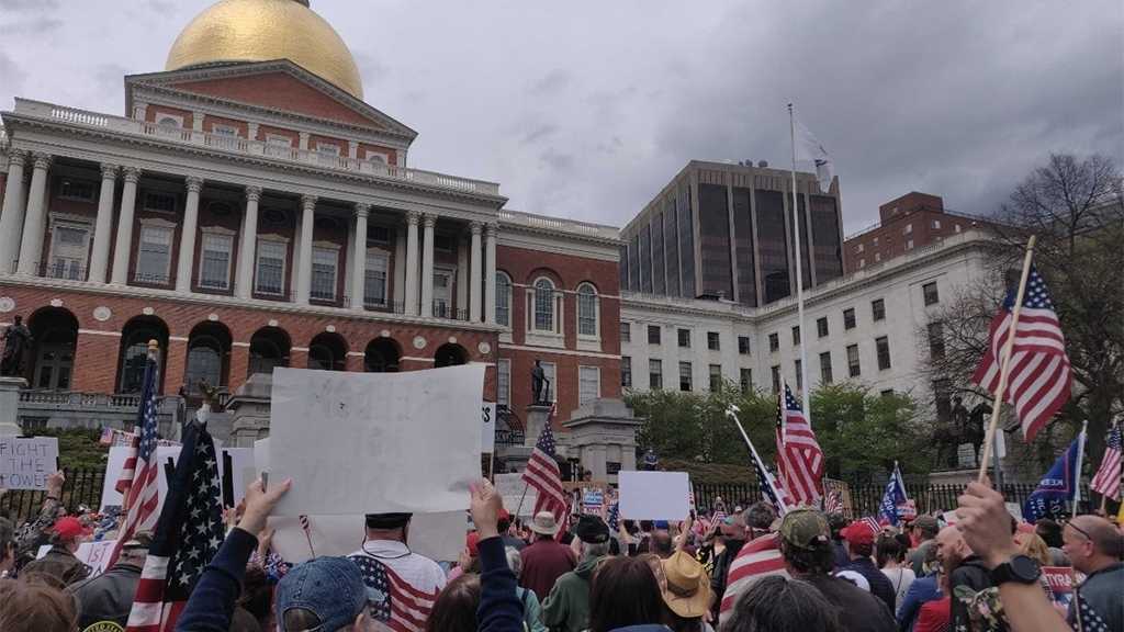 Hundreds Protest Coronavirus Lockdown at Massachusetts State House after Two-week Reopening Delay