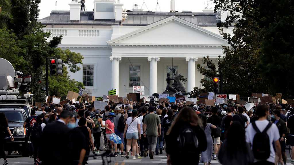 US: Thousands of Protesters Defy DC Police Curfew Outside White House