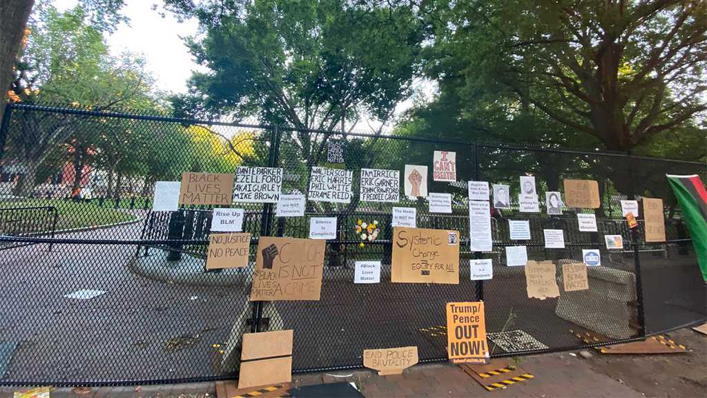 US Protests: White House Fences Turned Into Memorial Wall