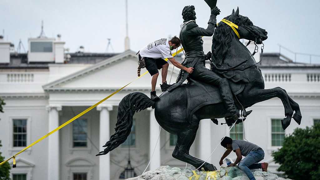 Trump Signs EO to Protect US Monuments amid Ongoing Push to Topple Statues