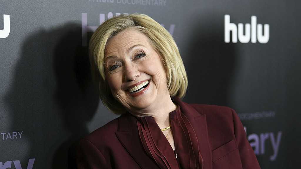 Netizens Mock Hillary Clinton for Trolling Trump on Handling COVID-19 Pandemic