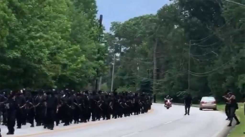 Armed Protesters March through Georgia Confederate Park