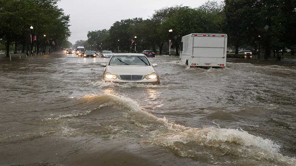 Washington Rocked by Storms Bringing Strong Winds, Flooding