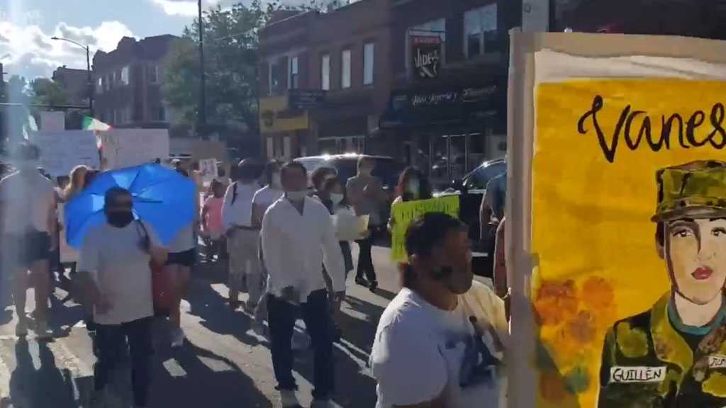 Protesters Rally Against New Immigration Rule in Chicago