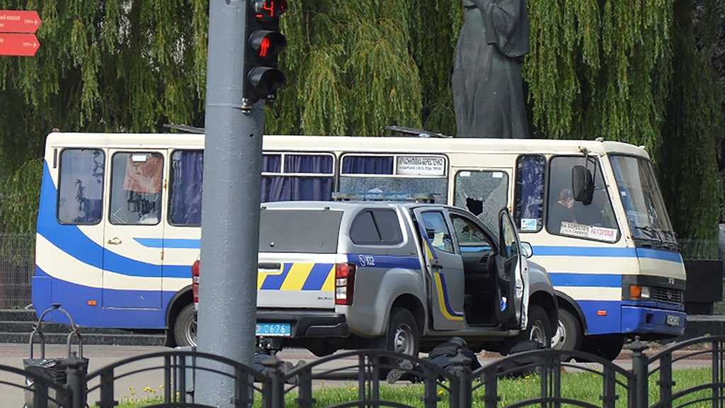 Armed Man Seizes Bus With Around 20 Hostages in Northwestern Ukraine