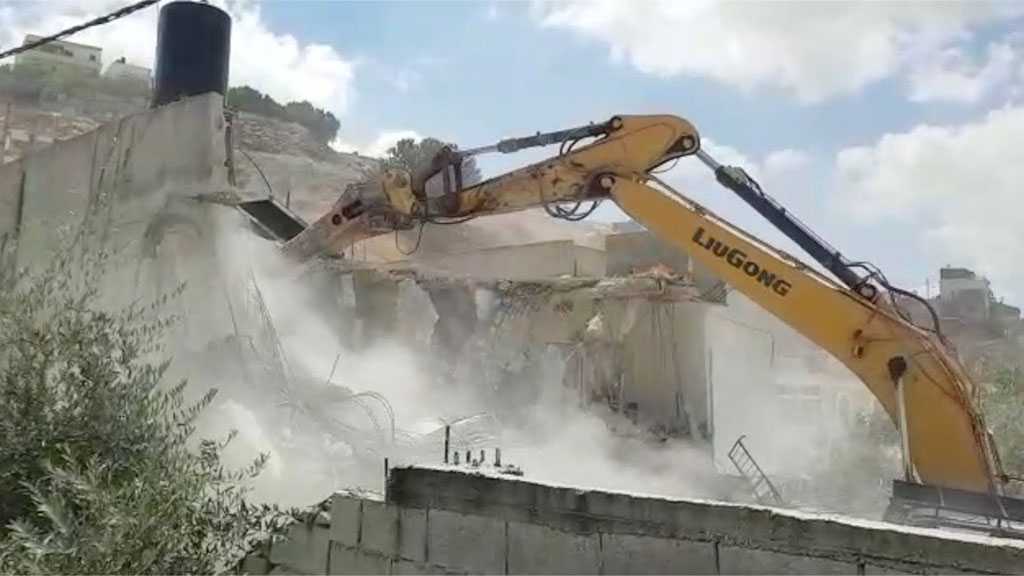 ‘Israeli’ Bulldozers Demolish Houses of Palestinians in Silwan, Occupied Al-Quds