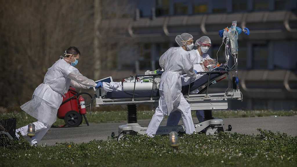 Europe Imposes Fresh Curbs as World’s Coronavirus Cases Top 30 Million