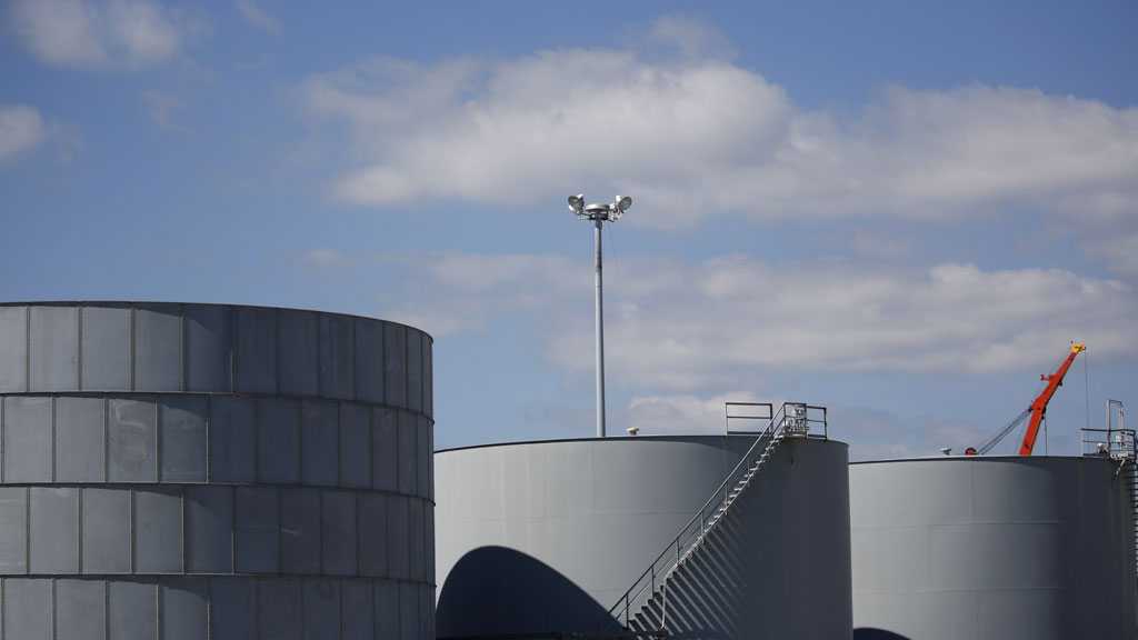 Stocks, Oil Prices Extend Losses After Trump Announces His Positive Covid-19 Result