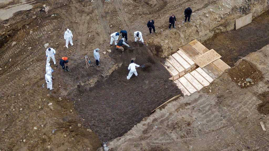 US COVID-19 Deaths Exceed 210k, More Virus Fatalities Expected