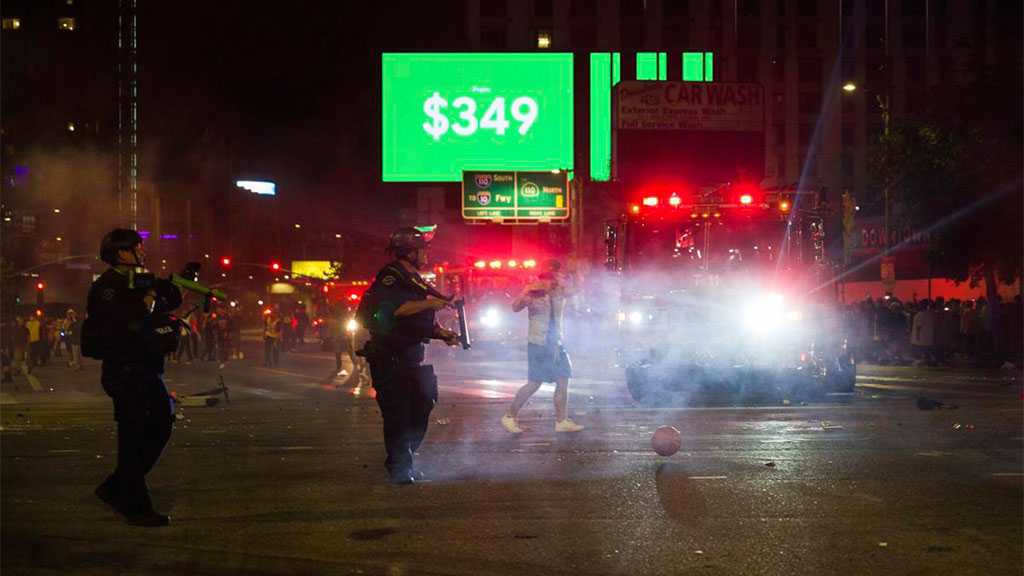 LA Police Teargases Crowds Celebrating Lakers’ NBA Championship