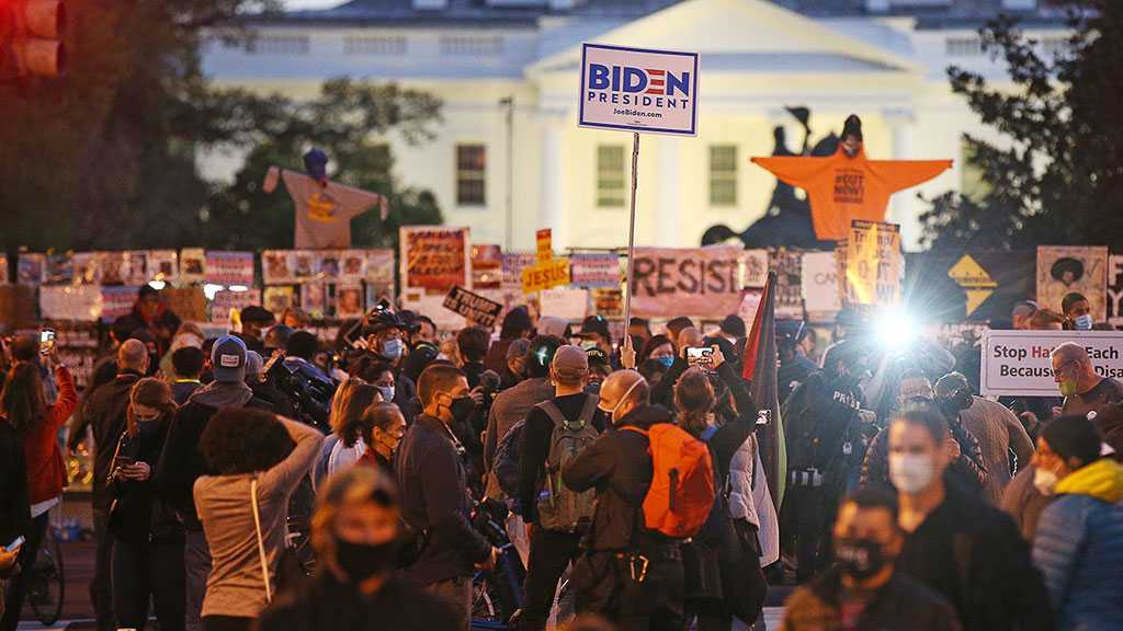 Protesters Square Off with Police in Washington DC as Large Crowd Gathers Near the White House