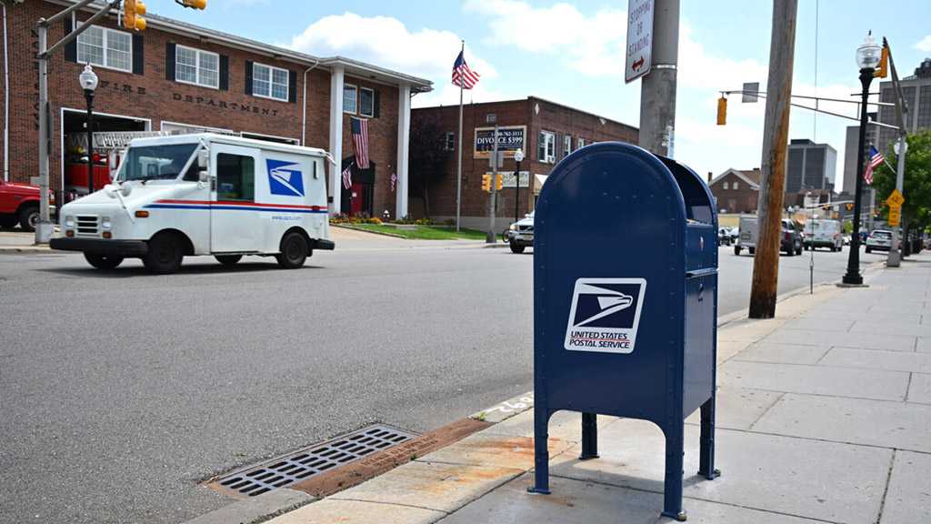 USPS Worker Arrested for ’Mail Stealing’ After 800 Pieces of Post and Ballots Found in His Trunk