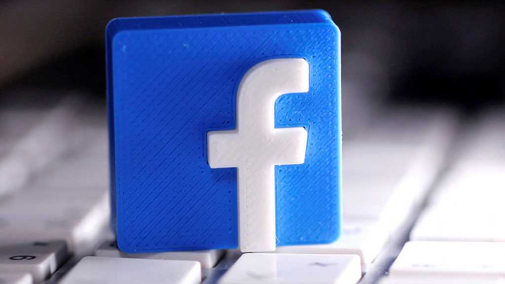 Facebook Removes Several Pages Linked to Ex-Trump Aide Stephen Bannon