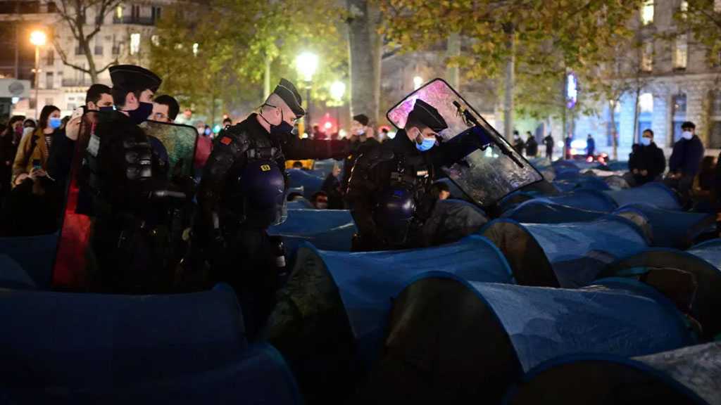 France To Probe Paris Migrant Camp Dismantling After ‘Shocking’ Scuffle Images