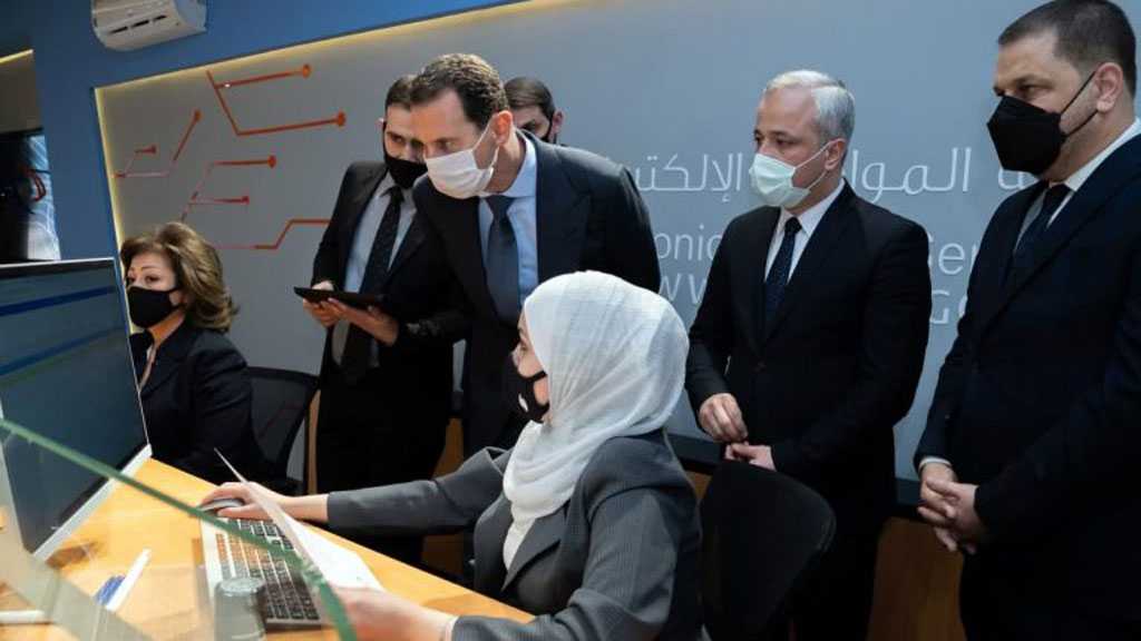 Assad Visits Electronic Citizen Service Center in Damascus