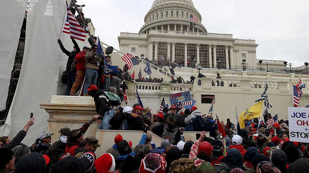 US Congress in Turmoil as Violent Trump Supporters Breach Building