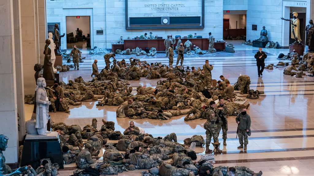 US Shocked After National Guardsmen Kicked Out of Capitol Building, Forced to Lodge at Parking Lot After Inauguration