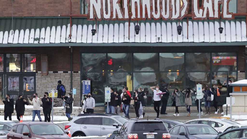 Wisconsin Mall Shooting: Suspect Flees After Killing One, Injuring Another