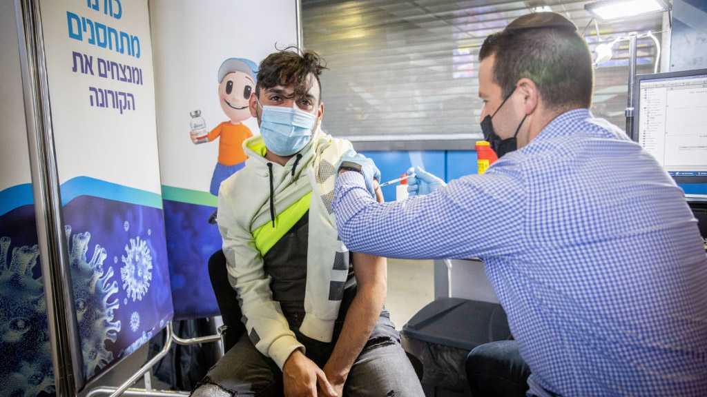 Cabinet Weighs Sanctions against “Israelis” Refusing COVID-19 Vaccination