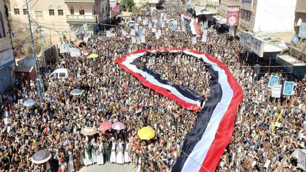 Yemenis Rally en Masse Marking National Steadfastness Day
