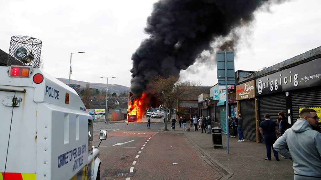 N Ireland Unrest: Riots Enter 6th Day, Leaders Call for End to Disorder 